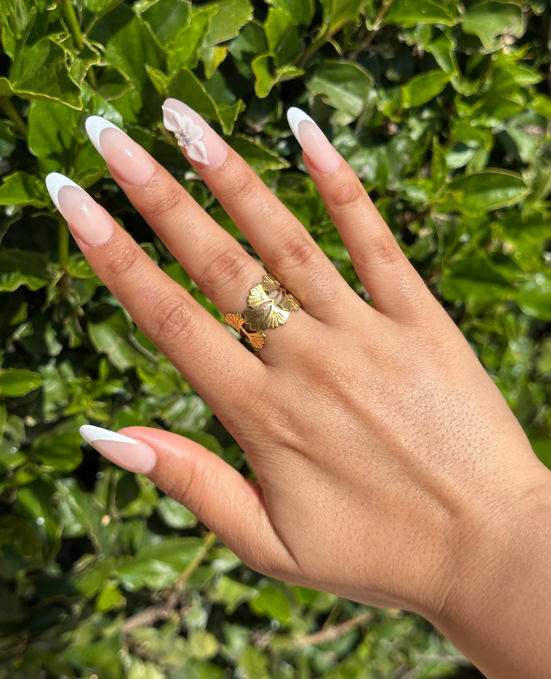 Palm Kiss Ring