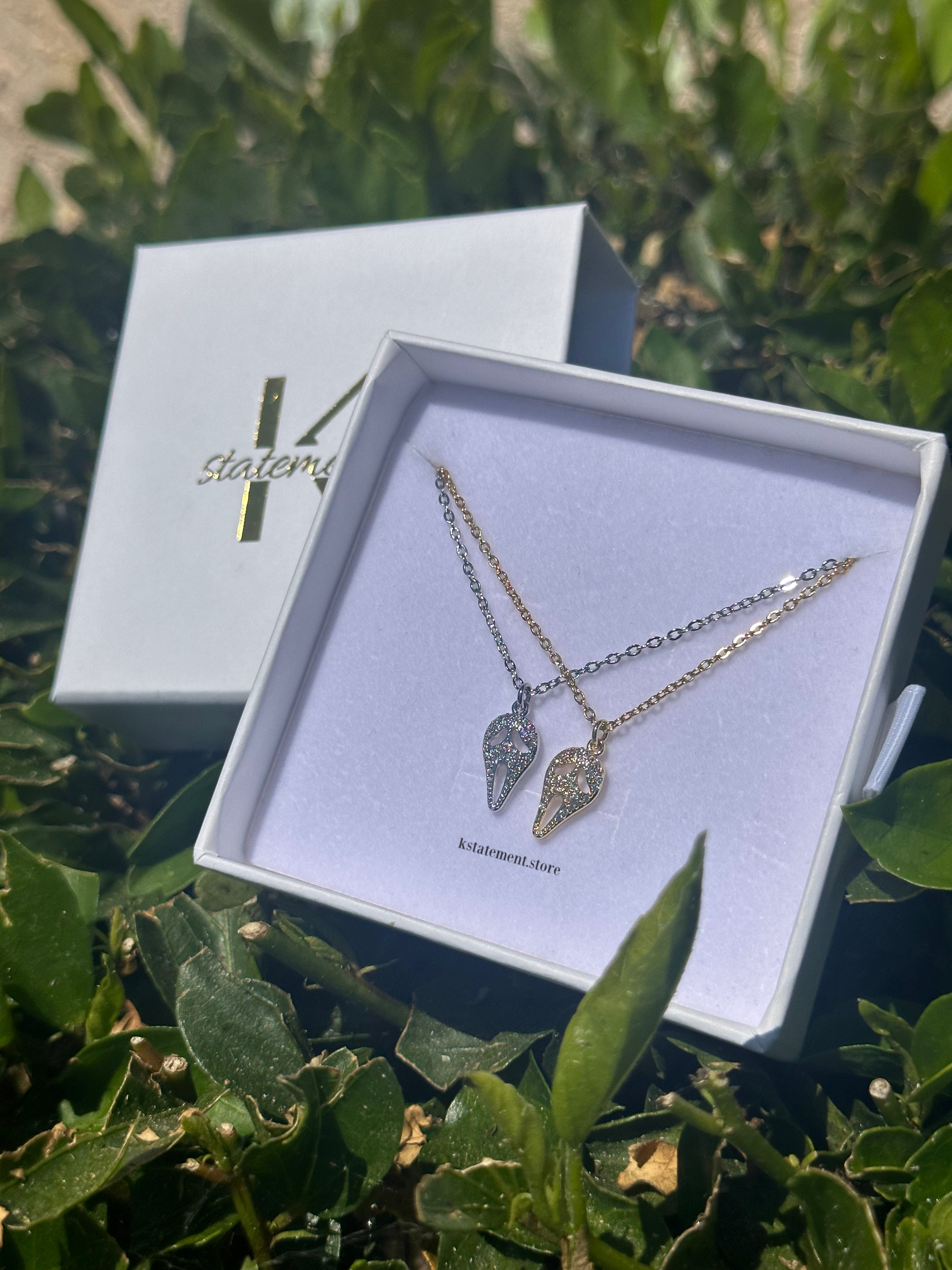 Collar inspirado en Ghostface