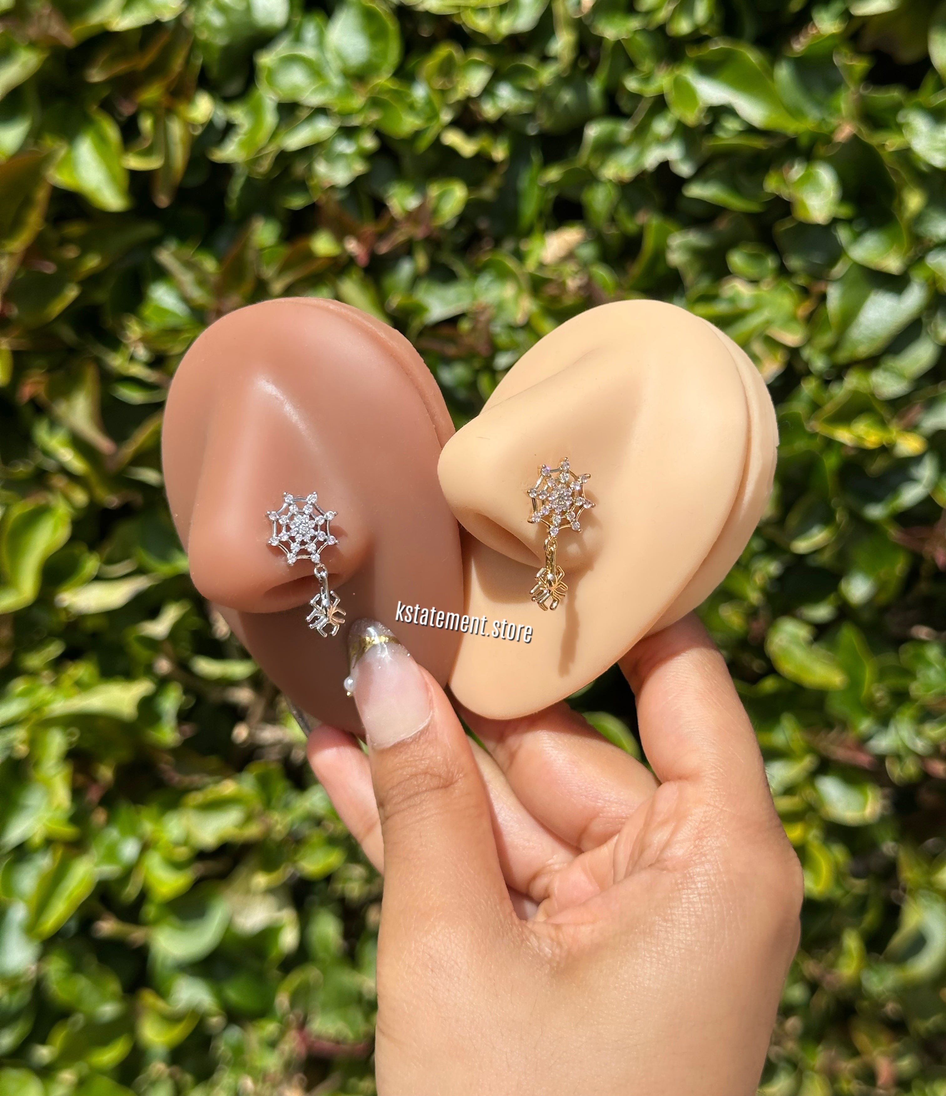 Dangle Spider Nose Piercing