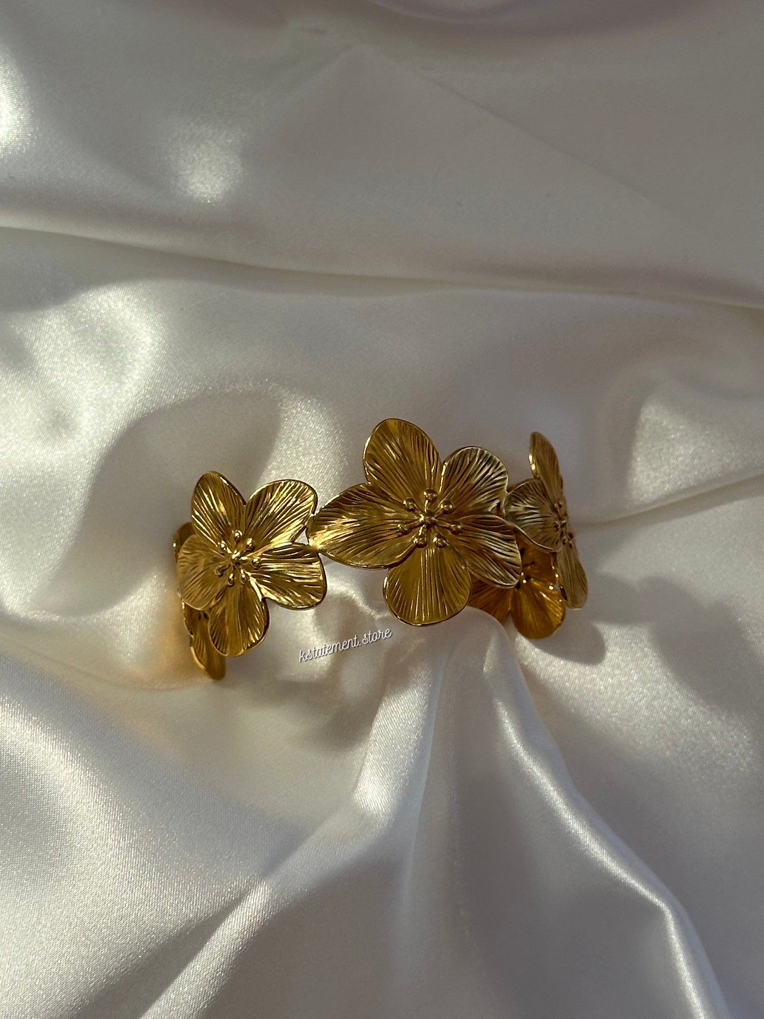 Gold Flower Bangle