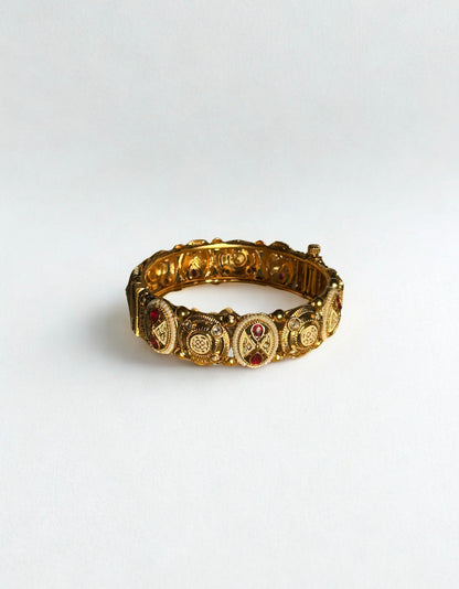 Ratna Bangle