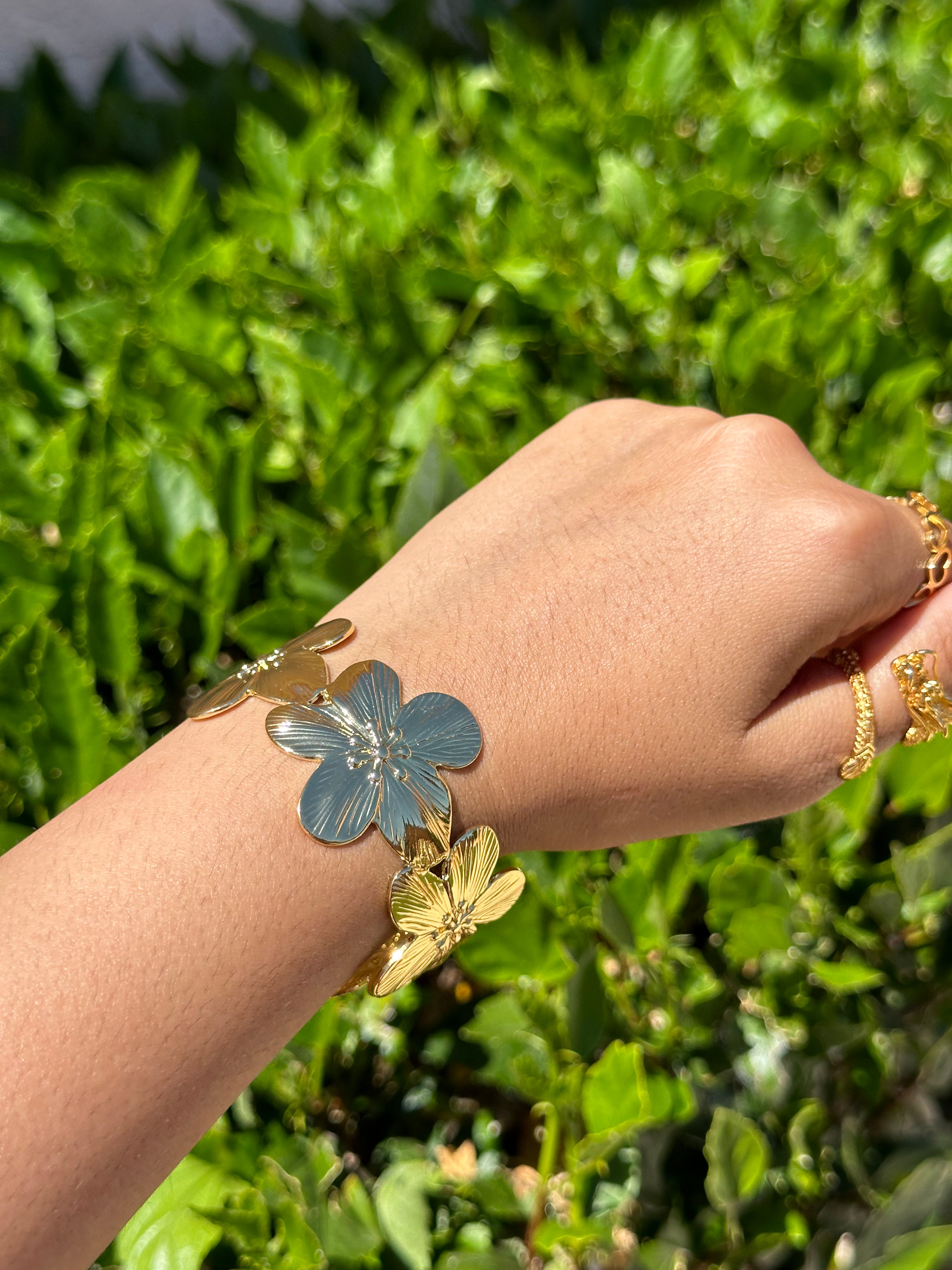 Gold Flower Bangle